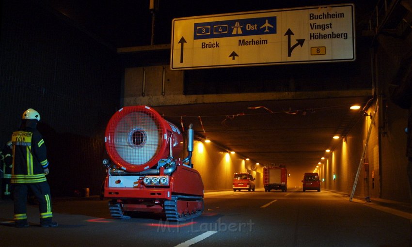 BF Koeln Tunneluebung Koeln Kalk Solingerstr und Germaniastr P215.JPG